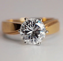 Load image into Gallery viewer, Vintage solid 14K gold natural 2.00 carat diamond solitaire engagement ring
