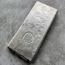 Load image into Gallery viewer, Vintage 20 oz .999 Silver Johnson Matthey Poured bar - Pretty Pour lines
