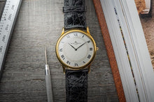 Load image into Gallery viewer, Mens Baume Mercier Classima MV 045072 - Solid 18K Gold Watch
