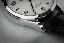 Load image into Gallery viewer, 39mm Tudor 1926 Stainless Steel 91550 Automatic Movement
