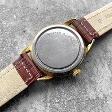 Load image into Gallery viewer, 1960 Tudor Oyster Air Tiger 7957 Gold Capped - Stunning Honey Comb dial
