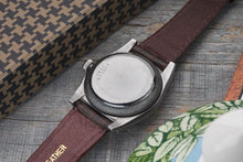 Load image into Gallery viewer, 1941 Rolex Oyster Perpetual 2940 Automatic Bubble back WWII Era - Tropical Dial
