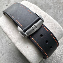 Load image into Gallery viewer, Omega Seamaster Planet Ocean 600 Orange Bezel 23230465101002 - Box and Papers
