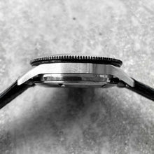 Load image into Gallery viewer, Vintage Breitling Super Ocean 2005
