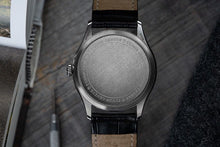 Load image into Gallery viewer, 39mm Tudor 1926 Stainless Steel 91550 Automatic Movement
