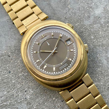 Load image into Gallery viewer, 1970s Jaeger LeCoultre Memovox Speed Beat 18K solid Gold 873.21 - Date + Alarm
