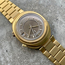 Load image into Gallery viewer, 1970s Jaeger LeCoultre Memovox Speed Beat 18K solid Gold 873.21 - Date + Alarm

