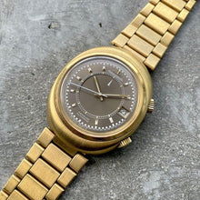 Load image into Gallery viewer, 1970s Jaeger LeCoultre Memovox Speed Beat 18K solid Gold 873.21 - Date + Alarm
