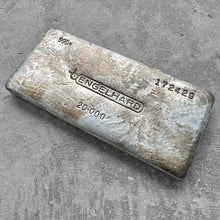 Load image into Gallery viewer, Vintage 20 oz .9999 Silve Engelhard Poured bar - Attractive toning
