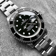 Load image into Gallery viewer, 1999 Rolex 16610 Submariner - Box - Swiss Only Dial
