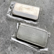 Load image into Gallery viewer, Consecutive Vintage Engelhard 10 oz .999 Silver bar - Vertical Design - Sealed
