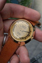 Load image into Gallery viewer, Vintage Zenith Captain de Luxe 18k Gold Mens Watch
