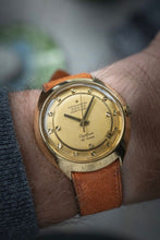 Load image into Gallery viewer, Vintage Zenith Captain de Luxe 18k Gold Mens Watch
