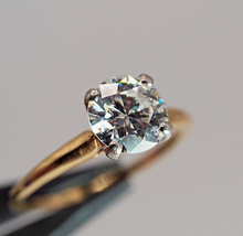 Load image into Gallery viewer, Vintage 14K gold 1.48 carat natural diamond solitaire engagement ring D/F VVS2
