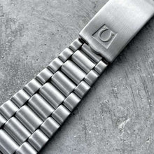 Load image into Gallery viewer, 1970 Omega Mark II Speedmaster 145.026 Serviced Cal 861 - Matte Grey Racing Dial
