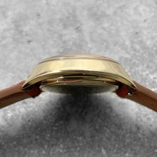 Load image into Gallery viewer, Vintage Zenith Captain de Luxe 18k Gold Mens Watch

