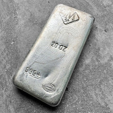 Load image into Gallery viewer, Vintage 20 oz .999 Silver Johnson Matthey Poured bar - Pretty Pour lines
