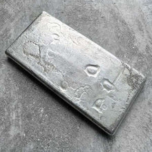 Load image into Gallery viewer, 20 oz Engelhard .999 Silver Poured bar - Attractive!

