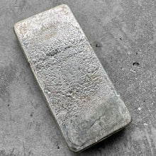 Load image into Gallery viewer, Johnson Matthey 1 Kilo .999 Silver Poured Bar 32.15 oz - 1 KG D Serial
