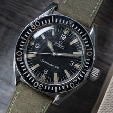 Load image into Gallery viewer, 1968 Vintage 42mm Seamaster 300 Omega 165.024 Automatic 552 Movement
