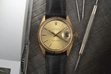 Load image into Gallery viewer, 1980 Rolex 1550 Date 18K fluted bezel - Gold Plated case - Unpolished
