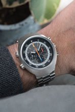 Load image into Gallery viewer, 1970s Flightmaster 145.036 - 911 Calibre 1162 Bracelet – Fully Serviced
