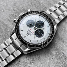 Load image into Gallery viewer, 2005 Omega 35th Apollo 11th Speedmaster 3569.31.00 - Box and Papers - Only 3500
