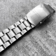 Load image into Gallery viewer, 2005 Omega 35th Apollo 11th Speedmaster 3569.31.00 - Box and Papers - Only 3500
