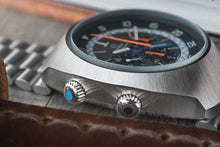 Load image into Gallery viewer, 1970s Flightmaster 145.036 - 911 Calibre 1162 Bracelet – Fully Serviced
