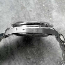 Load image into Gallery viewer, Omega Speedmaster Aventurine Moonwatch Stainless 31130443201001 - Box + Card
