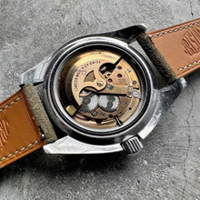 Load image into Gallery viewer, 1968 Vintage 42mm Seamaster 300 Omega 165.024 Automatic 552 Movement
