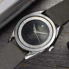 Vintage Universal Genève Polerouter 20217 / 04 - Bumper Movement - Black Dial