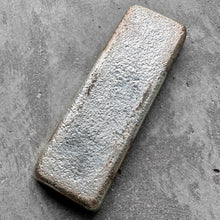 Load image into Gallery viewer, Vintage 50 oz .999 Silver Johnson Matthey Poured bar - Interesting Toning

