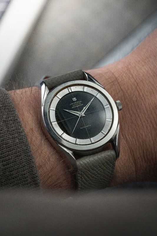 Vintage Universal Genève Polerouter 20217 / 04 - Bumper Movement - Black Dial