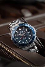 Load image into Gallery viewer, Mens Omega Seamaster GMT Blue Dial 2535.80.00 Stainless Steel Automatic
