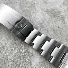 Load image into Gallery viewer, March 2022 Rolex Seadweller 126600 Stainless Steel Red Writing - Box and Papers
