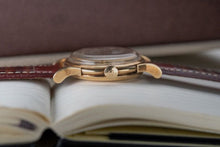 Load image into Gallery viewer, 1957 Omega Constellation 14k Gold Bumper 2799 - Cross Hair Pie Pan Dial
