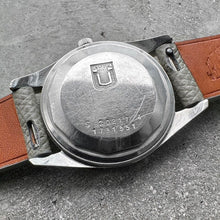 Load image into Gallery viewer, Vintage Universal Genève Polerouter 20217 / 04 - Bumper Movement - Black Dial
