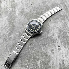 Load image into Gallery viewer, 1967 Rolex 5513 Stainless Steel Submariner 7206 - Attractive Meters First
