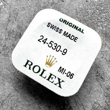 Load image into Gallery viewer, Genuine Crown B24-530-9 -Brand New Factory Sealed- 18k White Gold
