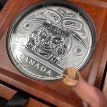 Load image into Gallery viewer, 2016 Canada $500 Dollar .9999 Silver 5 Kilo Coin Charles Edenshaw - Serial 009
