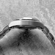 Load image into Gallery viewer, Ladies Omega Aqua Terra 231.10.30.60.55.001 Mother of Pearl Diamond Dial
