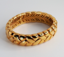 Load image into Gallery viewer, Vintage Bvlgari solid 18K gold heavy braided bracelet, 107.2 grams
