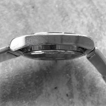 Load image into Gallery viewer, 1960s Zenith El Primero Stainless Steel A781 - Incredible Red dial!
