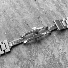 Load image into Gallery viewer, Ladies Omega Aqua Terra 231.10.30.60.55.001 Mother of Pearl Diamond Dial
