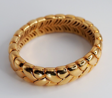 Load image into Gallery viewer, Vintage Bvlgari solid 18K gold heavy braided bracelet, 107.2 grams
