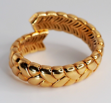 Load image into Gallery viewer, Vintage Bvlgari solid 18K gold heavy braided bracelet, 107.2 grams
