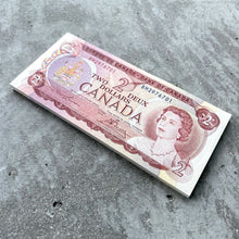 Load image into Gallery viewer, 1974 Half Bundle $2 Notes Canada 50 Consecutive Banknotes
