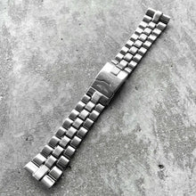 Load image into Gallery viewer, Vintage Breitling Super Avenger Stainless Steel S2303 Bracelet 891A Endlink 24mm
