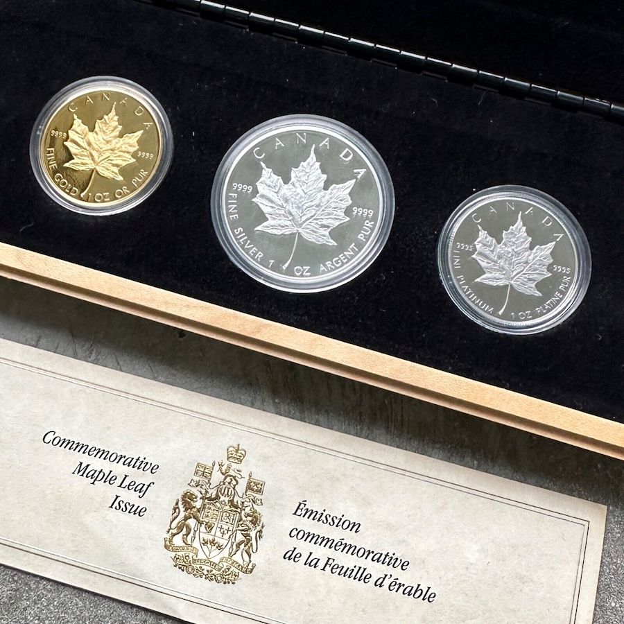 1989 Canada Proof Maple Leaf Set .9999 Coin set - 1oz Gold + 1oz Platinum Silver